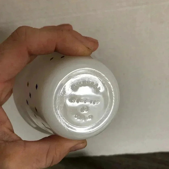 Vintage Dynaware Diamond  Patterned Ramekins - Picture 6 of 10